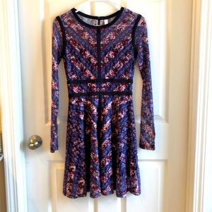 Xhiliration lace long sleeve dress